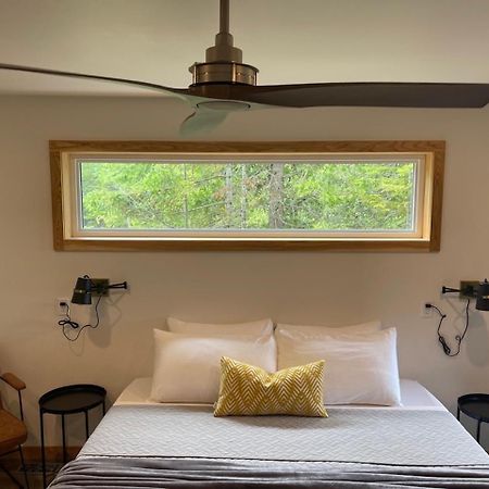Stone Cove Waterfront Adults Only B&B 토버모리 외부 사진