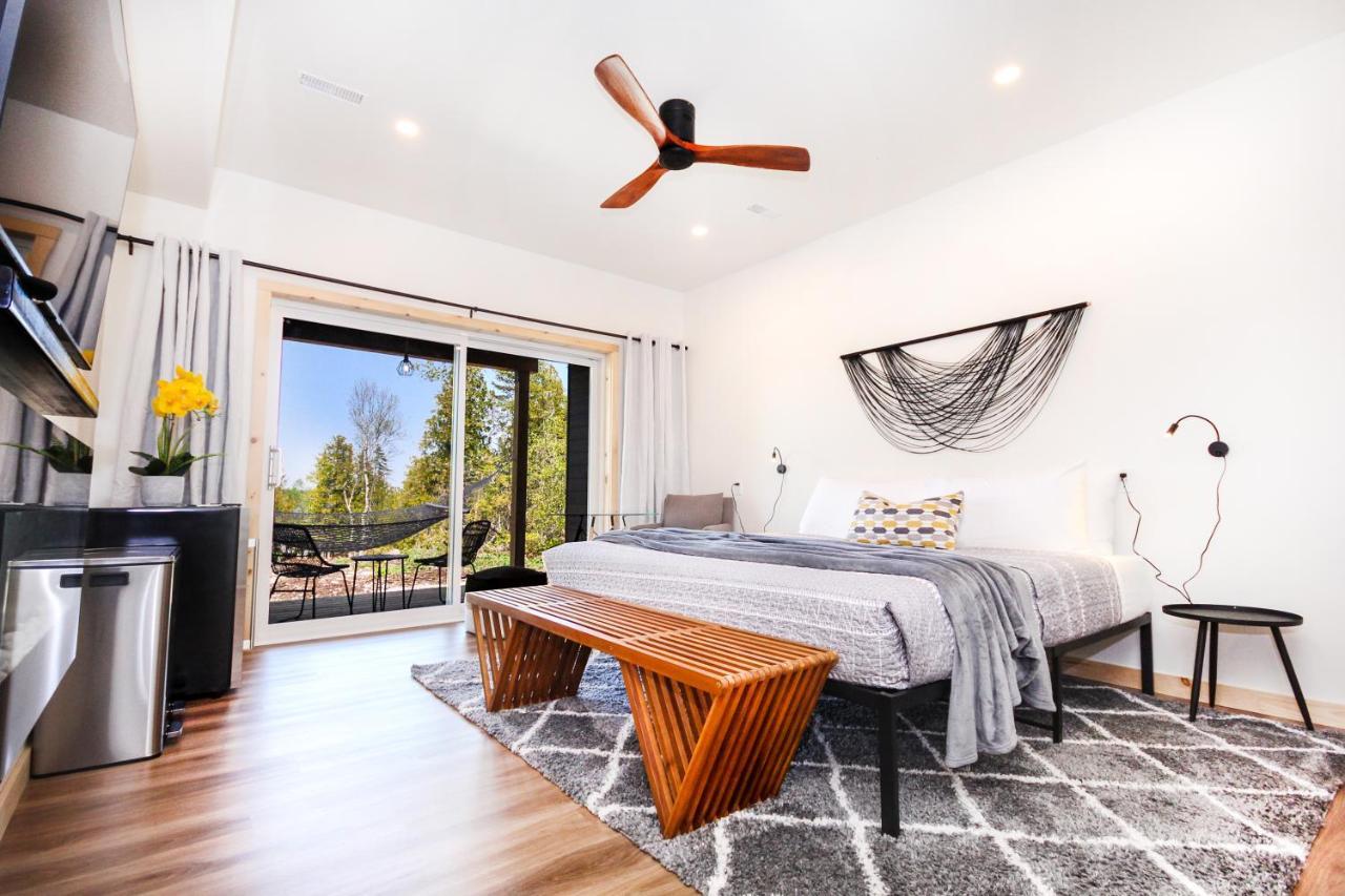 Stone Cove Waterfront Adults Only B&B 토버모리 외부 사진