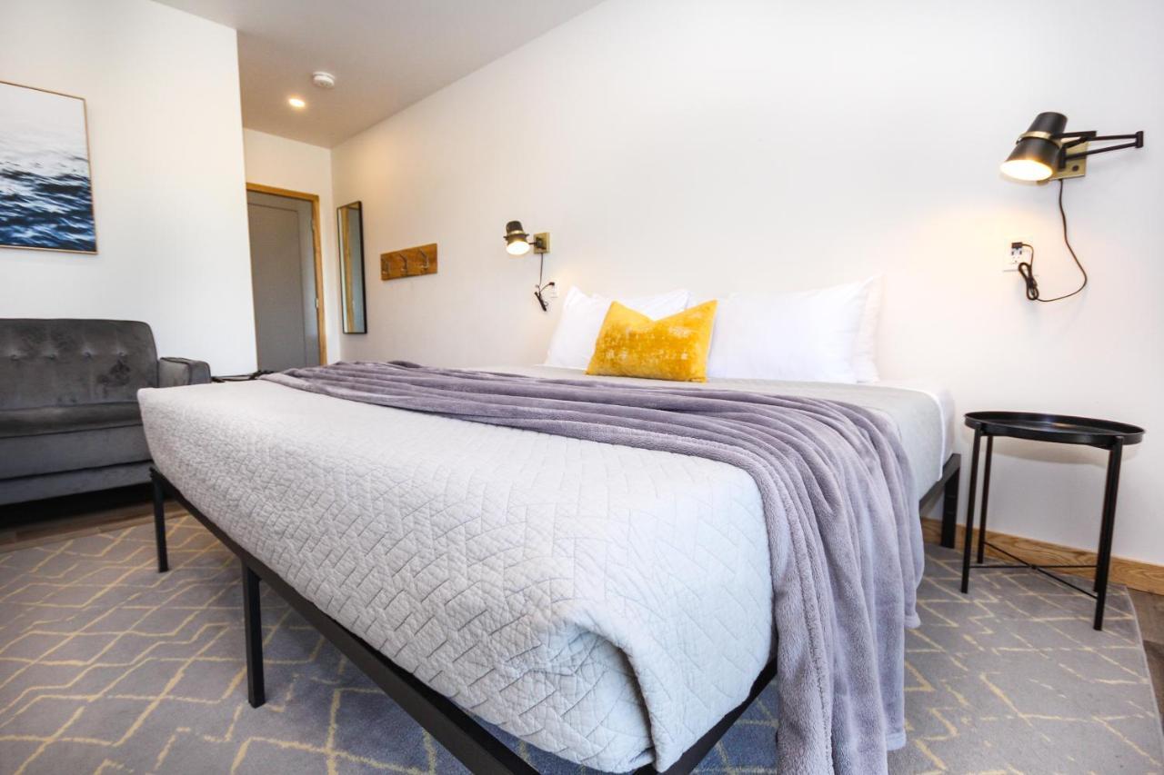 Stone Cove Waterfront Adults Only B&B 토버모리 외부 사진