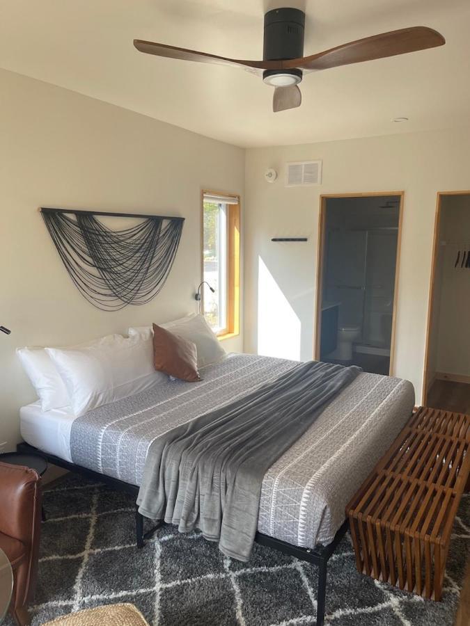 Stone Cove Waterfront Adults Only B&B 토버모리 외부 사진