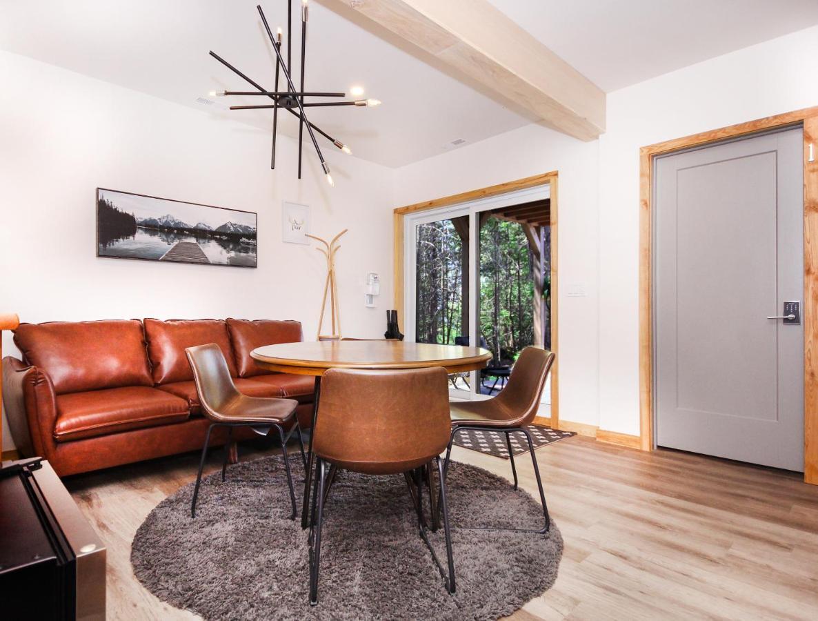 Stone Cove Waterfront Adults Only B&B 토버모리 외부 사진